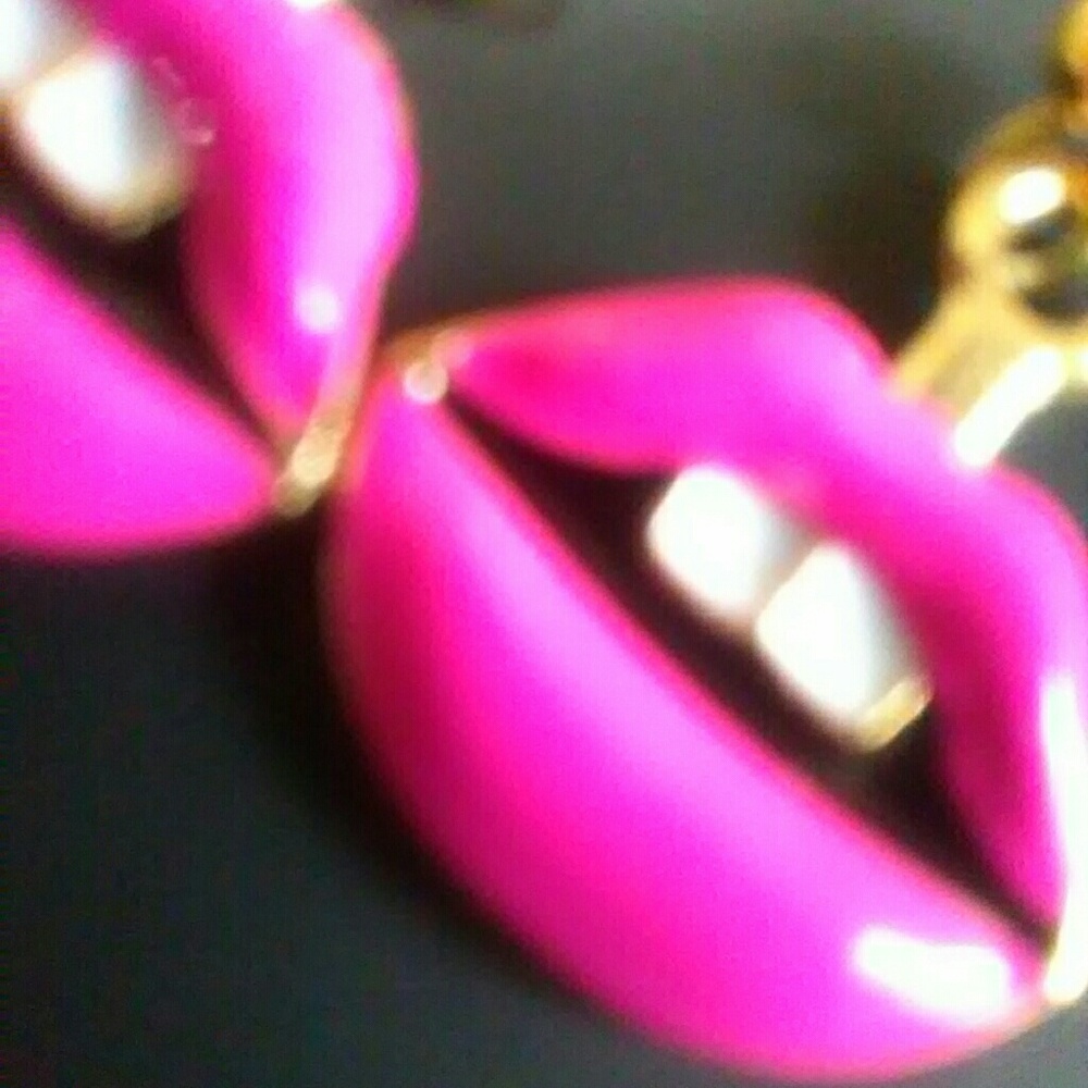 Hot Sexy Handmade Gold Plated Fuchsia Lip Earrings - Picture 4 of 6
